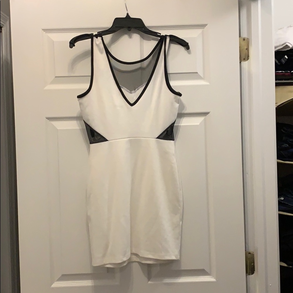 Dress - Picture 3 of 3